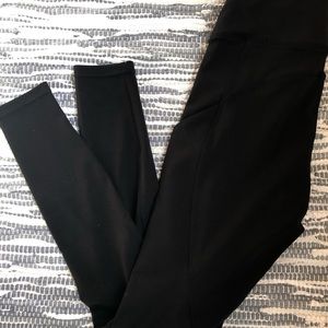 POP Fit black athletic leggings, size M